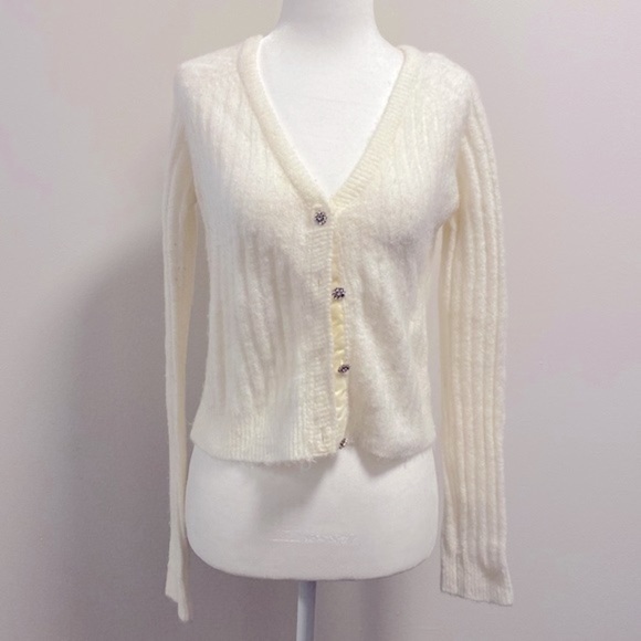 Jordache Sweaters - 90’s vintage Jordache ribbed jeweled buttons semi crop cardigan